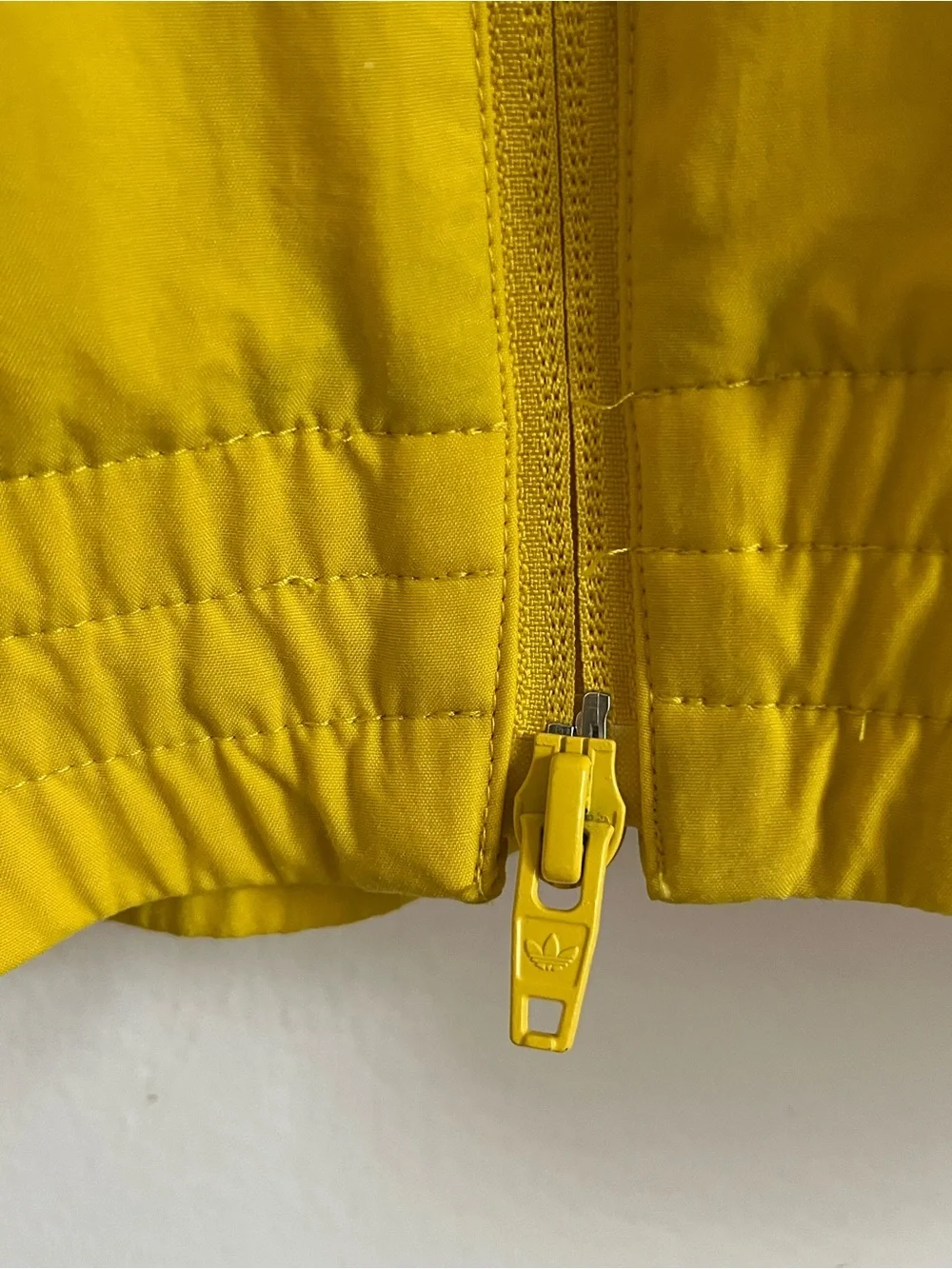 Adidas Originals Yellow Hooded Zipper Pockets Windbreaker size XL